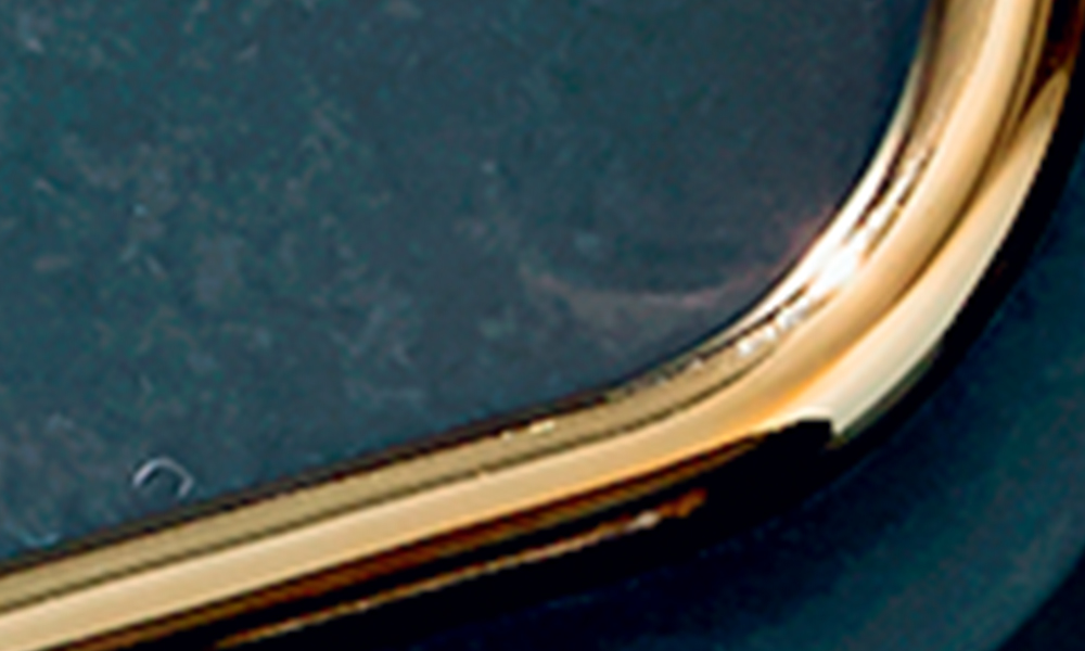 Polished brass -dettaglio