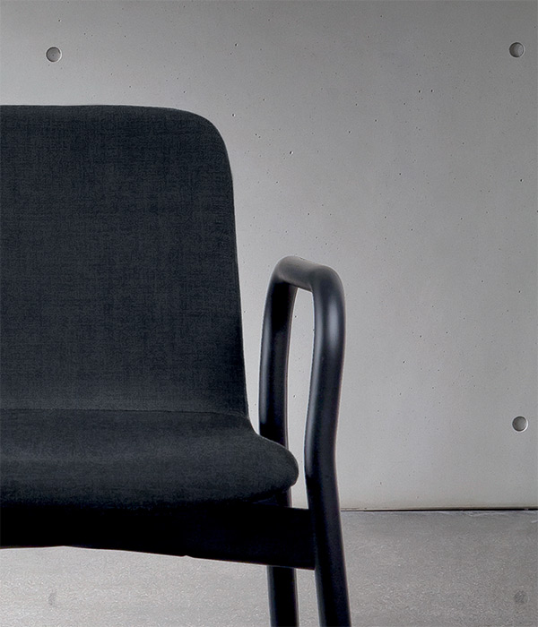 TWO TONE CHAIR gallery1
